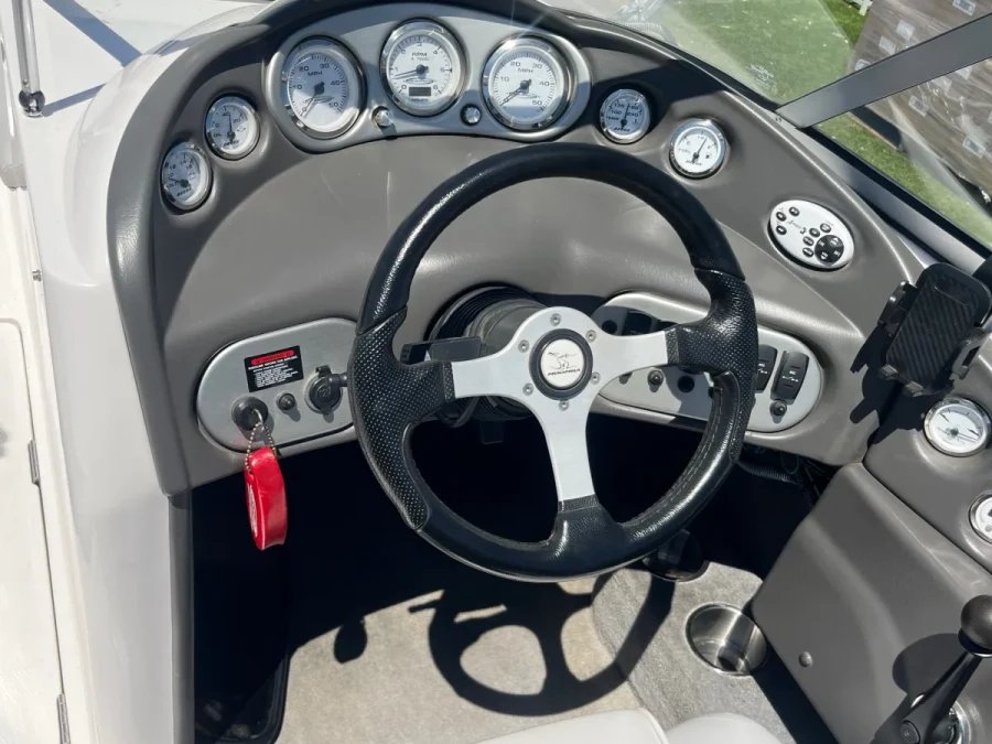 2005-moomba-mobius-lsv--140775-image6.webp