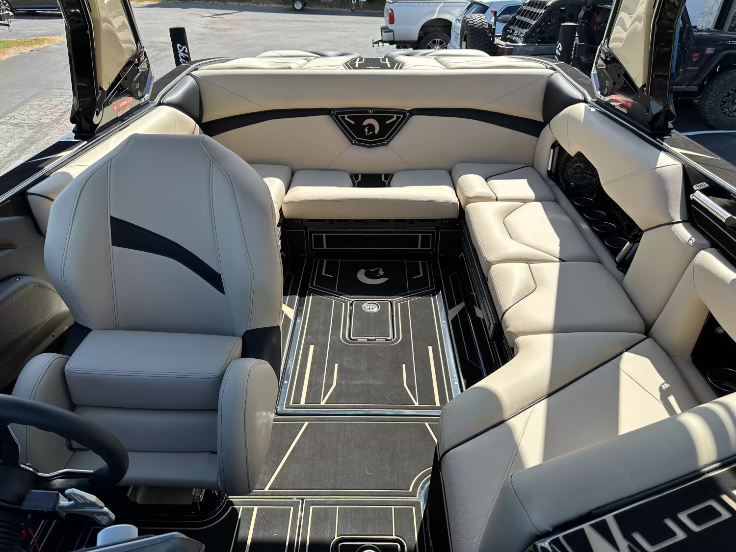 2026 Centurion NV233
