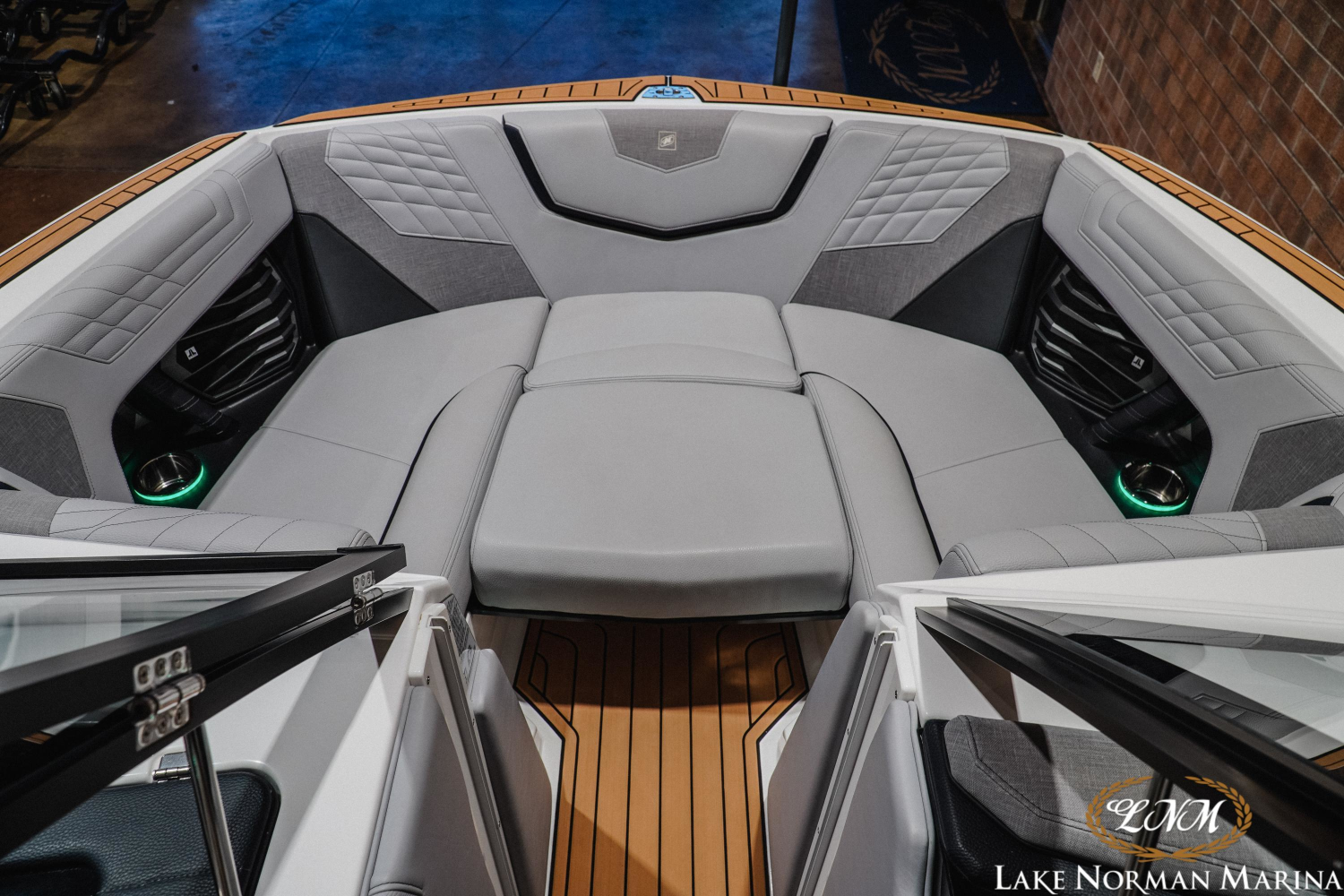 2022 Nautique G21