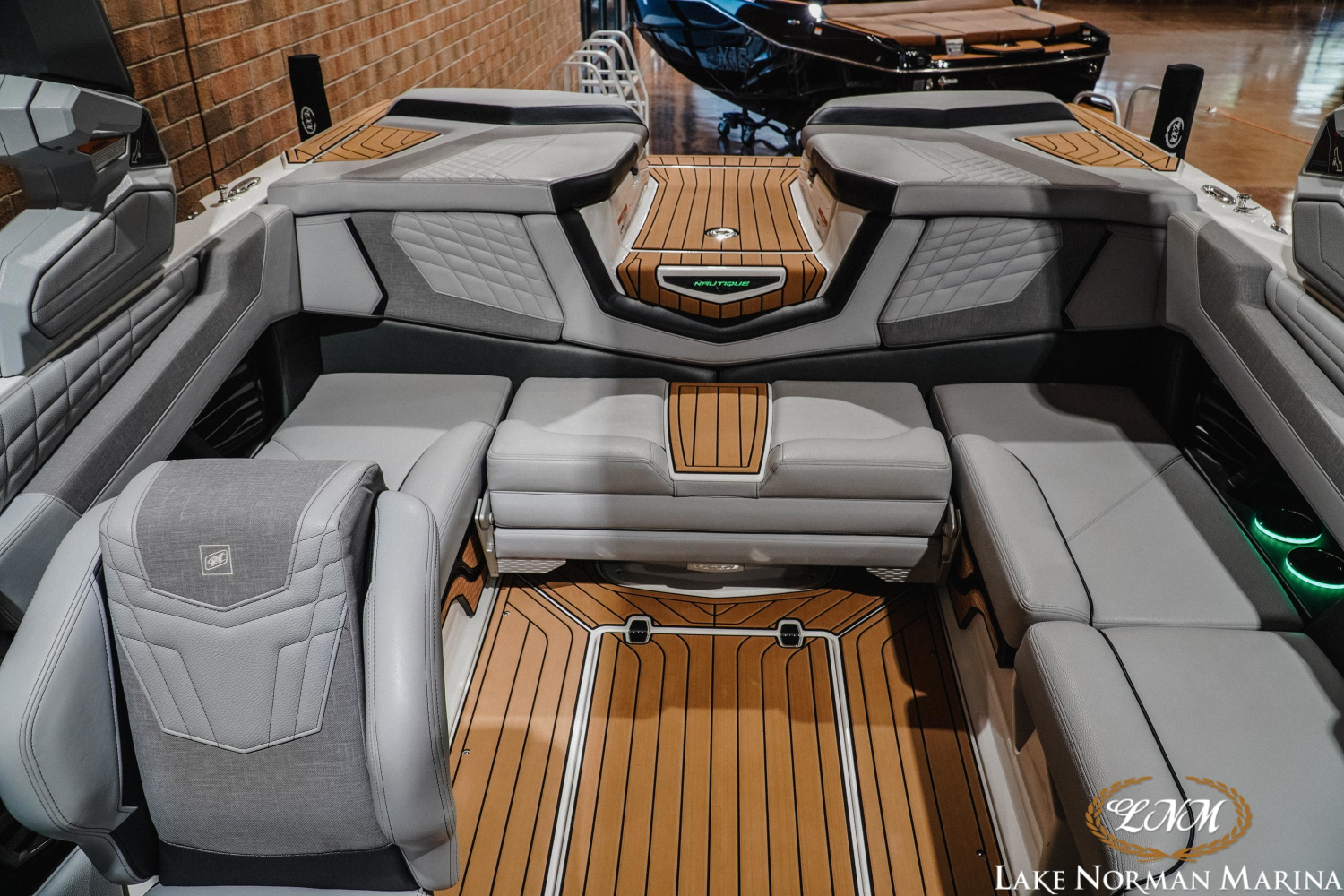 2022 Nautique G21