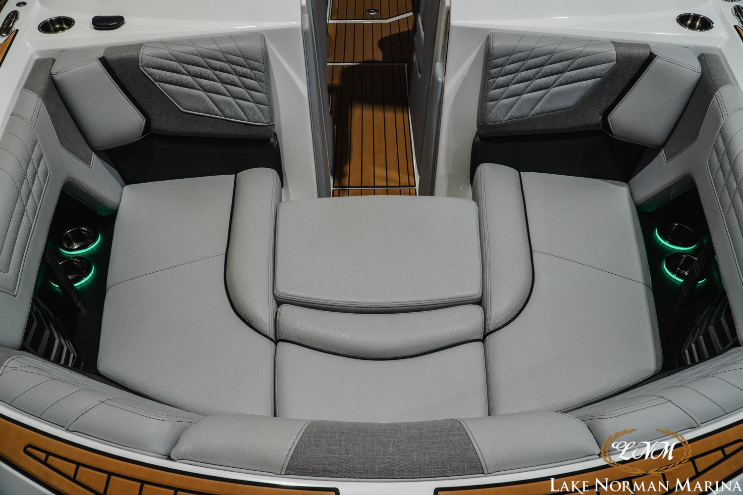 2022 Nautique G21