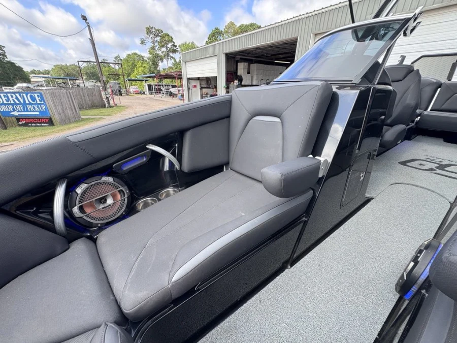 2018-mastercraft-x-star-140808-image16