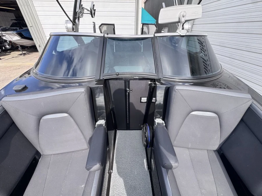 2018-mastercraft-x-star-140808-image17