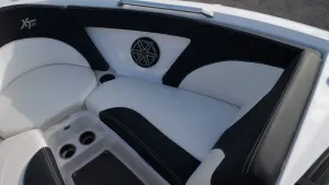 2017-mastercraft-xt23-140810-image17