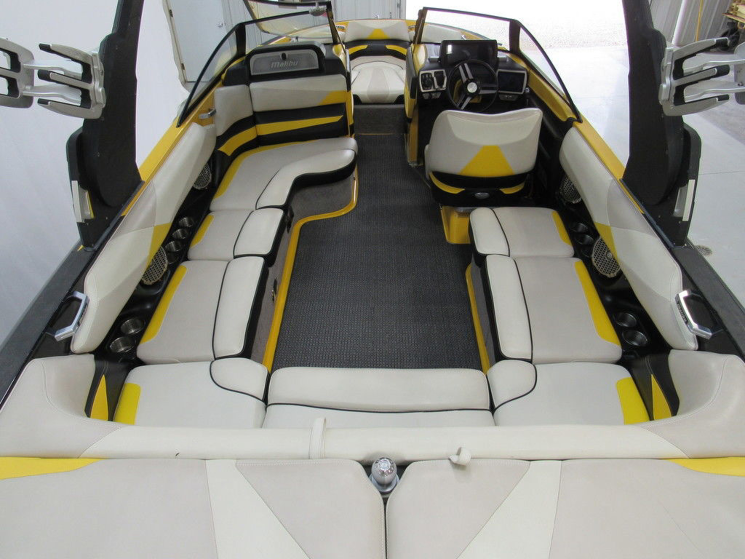 2015 Malibu Boats 23 LSV