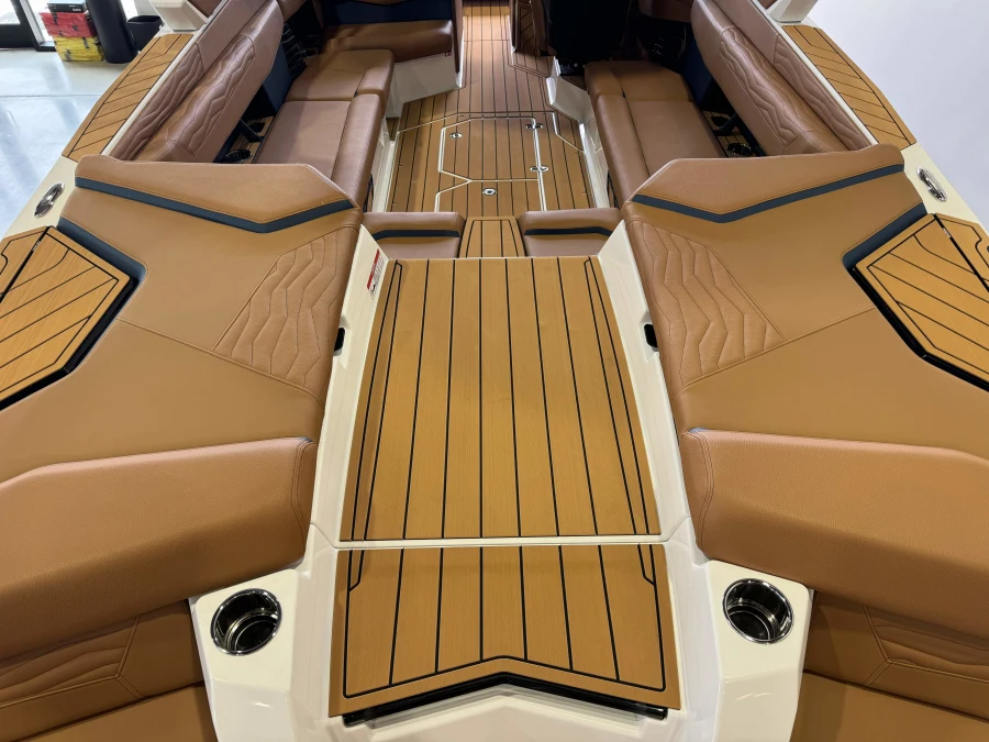 2027-nautique-g25-142461-image10