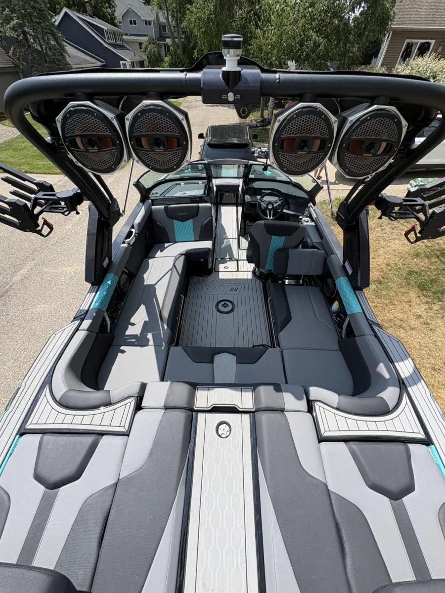 2025-mastercraft-xt22-142622-image4.webp