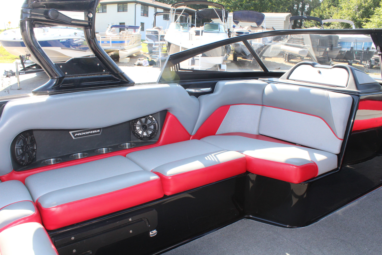 2017 Moomba Mondo