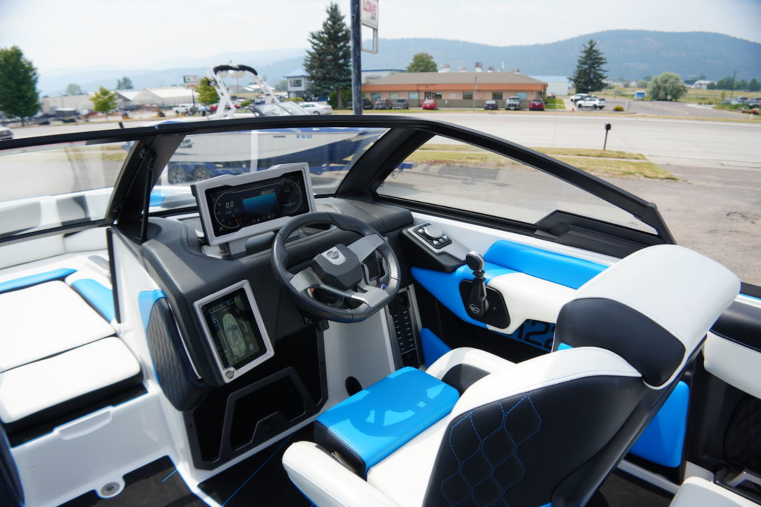 2023 Malibu Boats M220