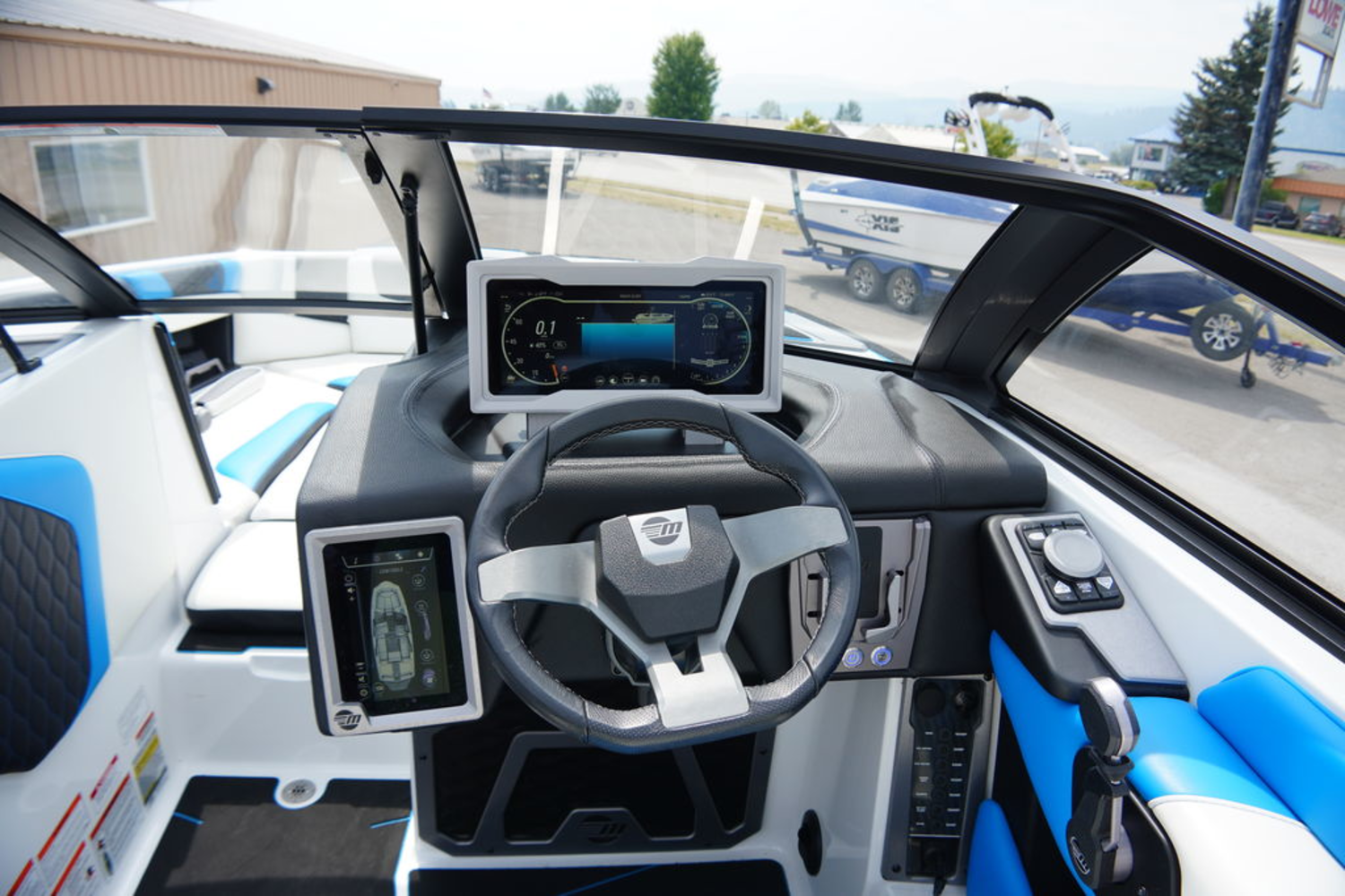 2023 Malibu Boats M220