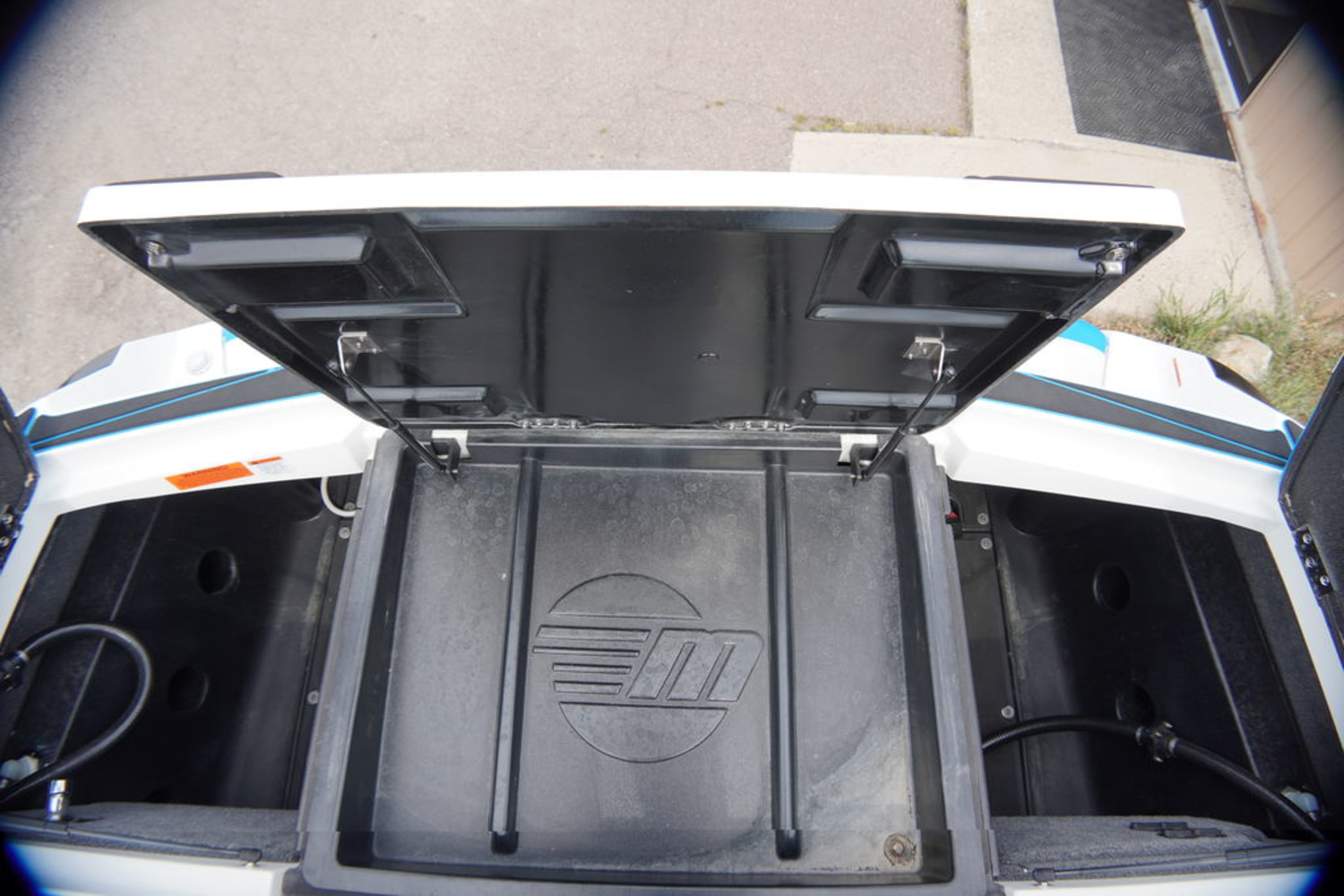 2023 Malibu Boats M220