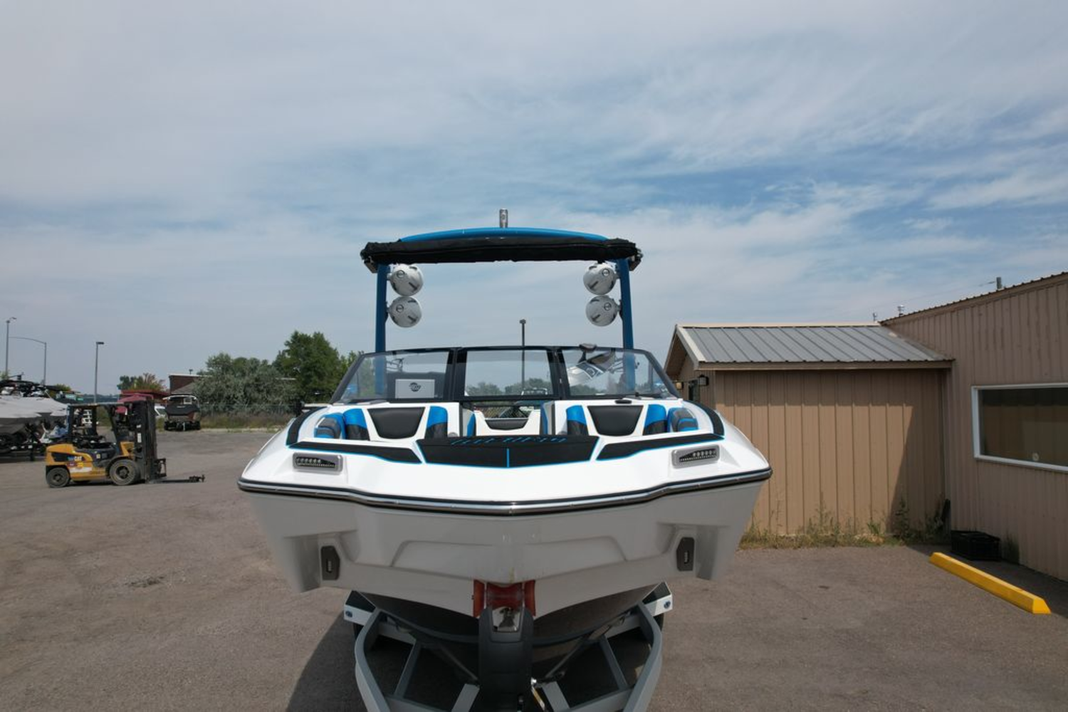 2023 Malibu Boats M220