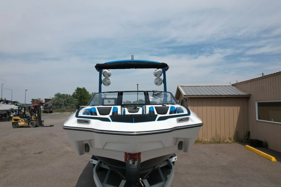 2023-malibu-m220-142651-image3