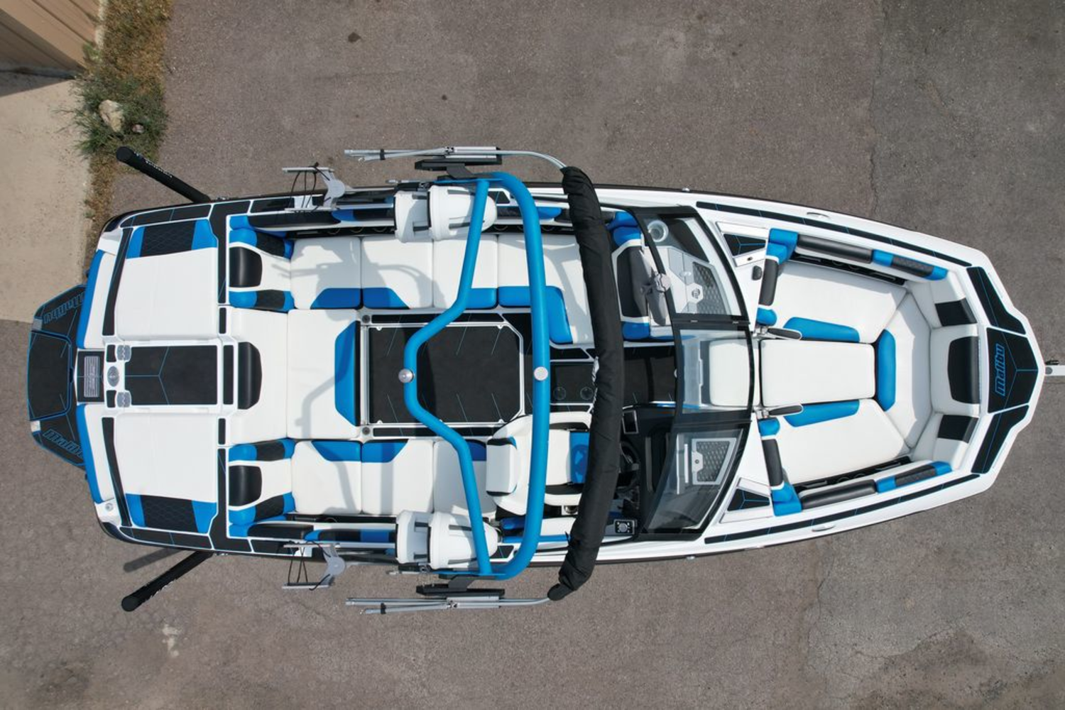 2023 Malibu Boats M220