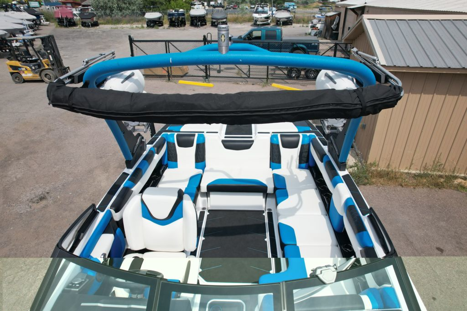 2023 Malibu Boats M220