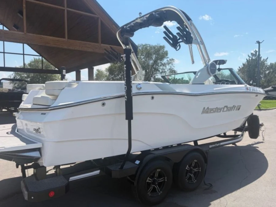 2023-mastercraft-xt23-142664-image3