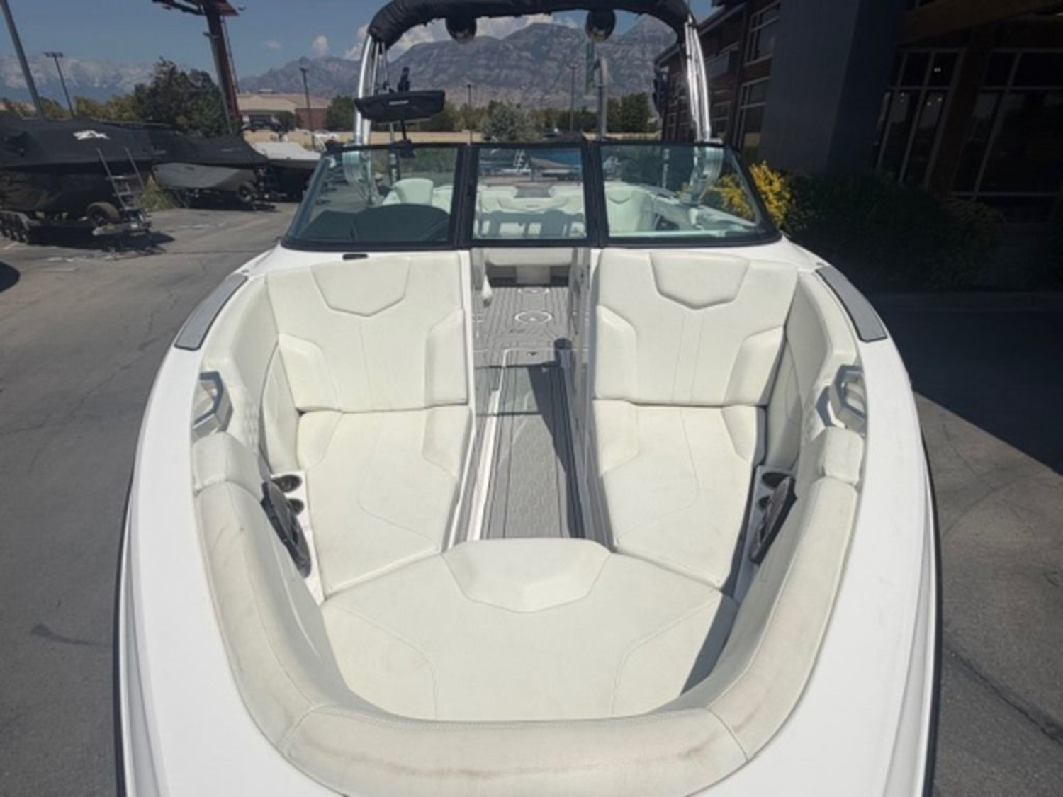 2023 Mastercraft XT23