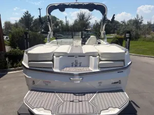 2023-mastercraft-xt23-142664-image8