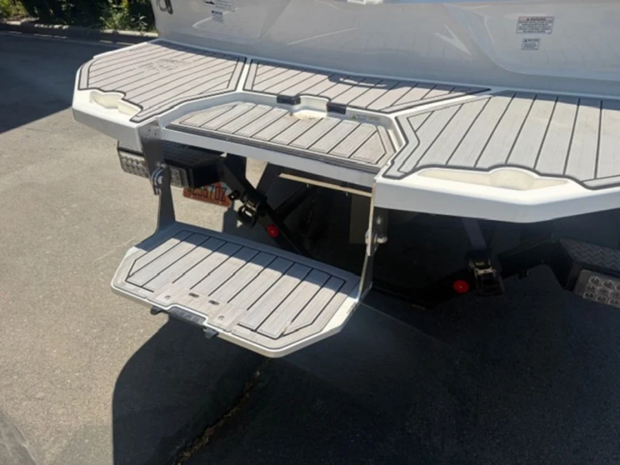 2023-mastercraft-xt23-142664-image9