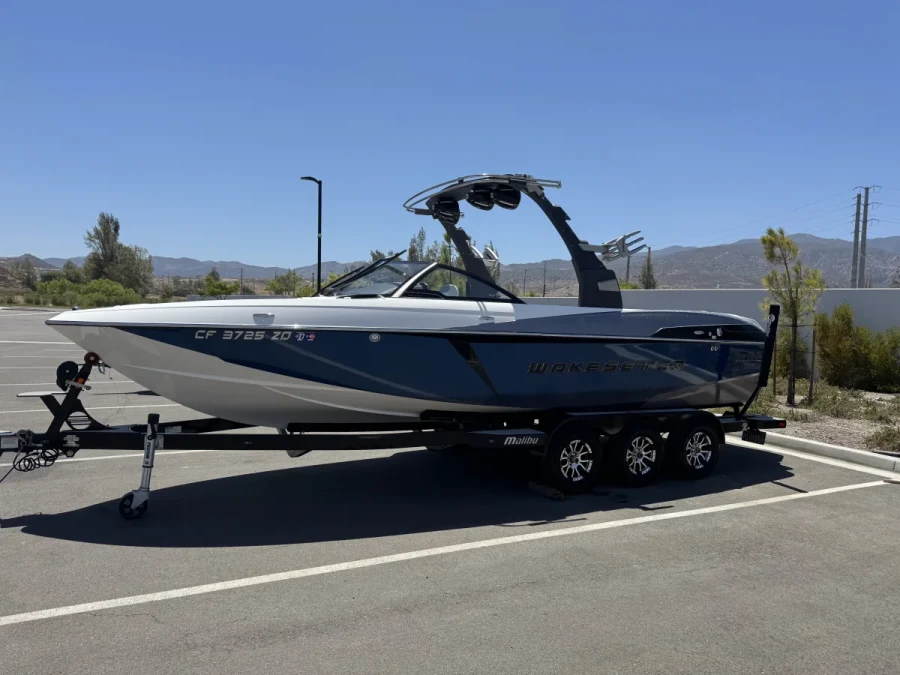 2016-malibu-wakesetter-25-lsv-143283-image1.webp