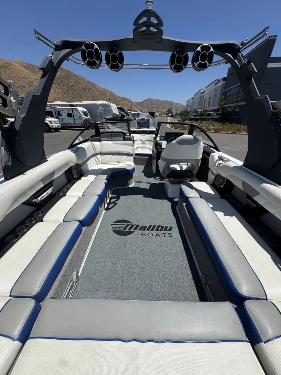 2016-malibu-wakesetter-25-lsv-143283-image11.webp