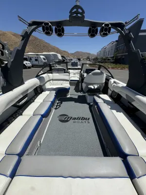 2016-malibu-wakesetter-25-lsv-143283-image11.webp