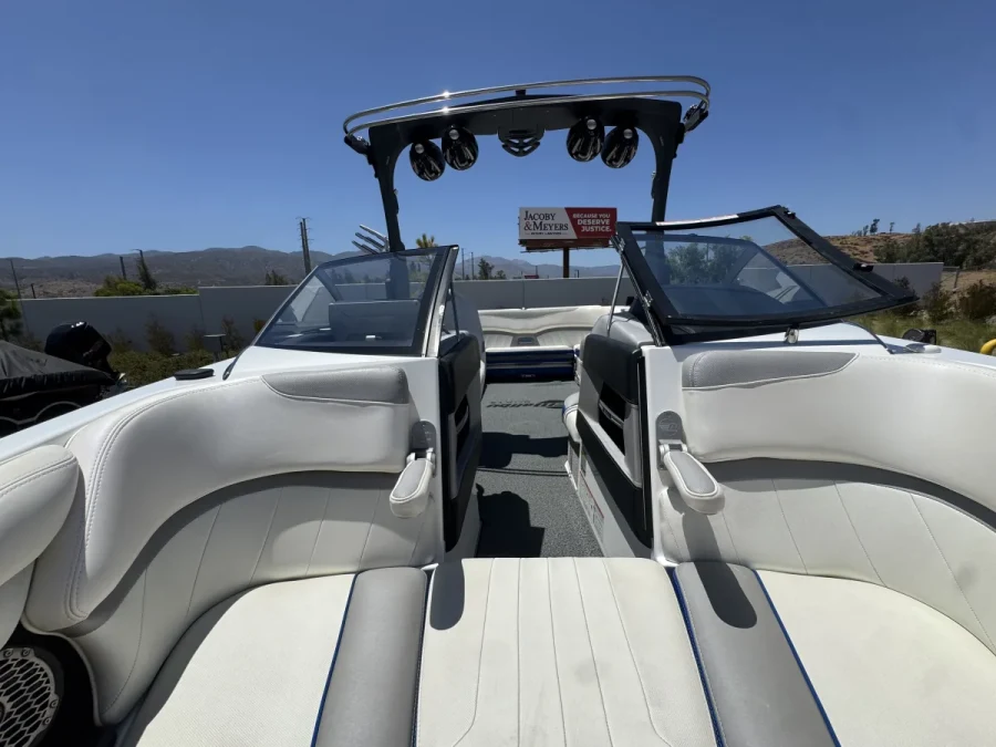 2016-malibu-wakesetter-25-lsv-143283-image13.webp