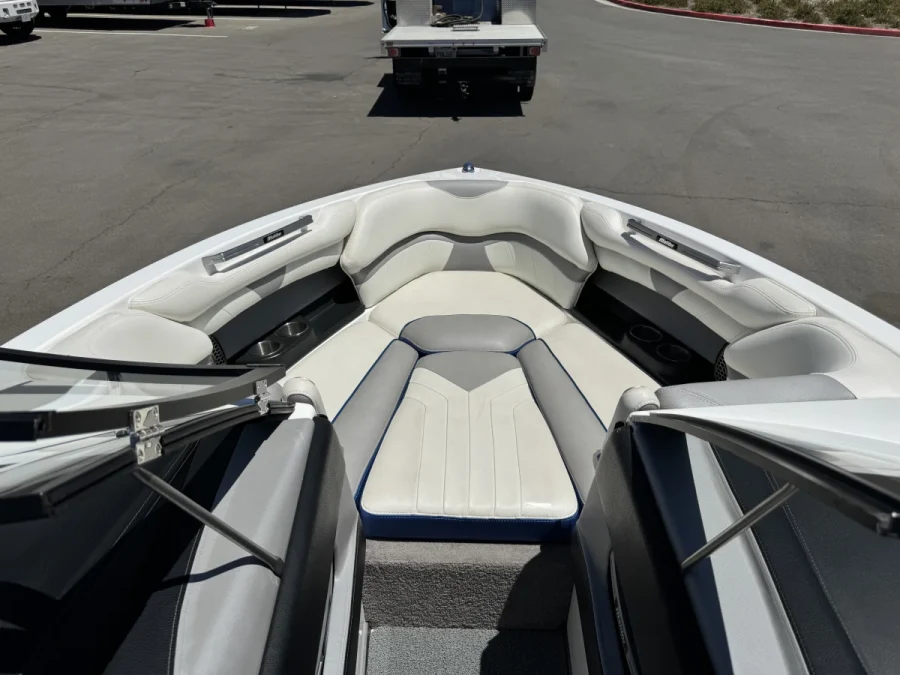2016-malibu-wakesetter-25-lsv-143283-image18.webp