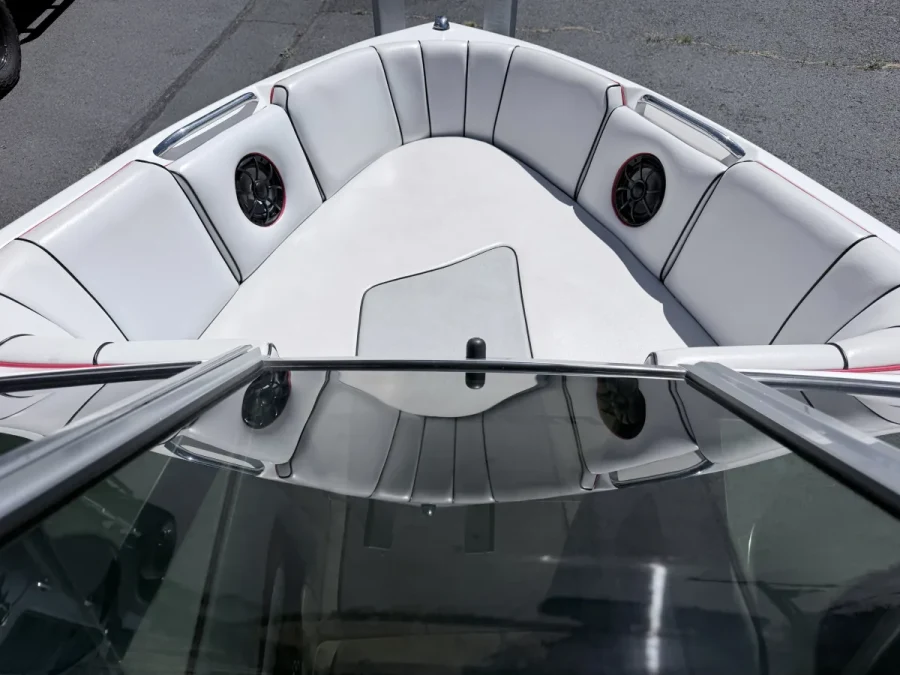 2005-mb-sports-b52-23-143298-image12.webp
