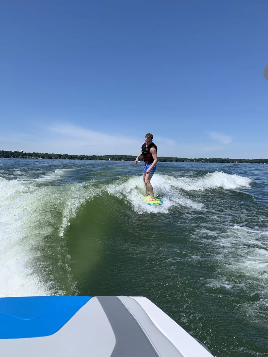 2020-malibu-wakesetter-vlx-143306-image2.webp