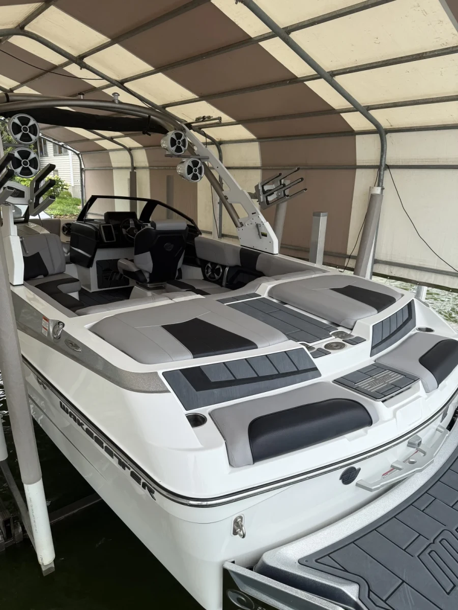 2020-malibu--wakesetter-23-mxz-143310-image2.webp