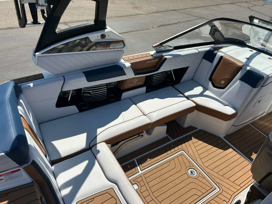 2019-nautique-g21-143312-image1.webp