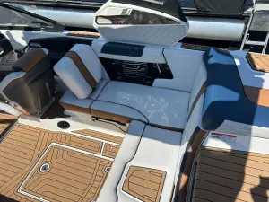 2019-nautique-g21-143312-image2.webp