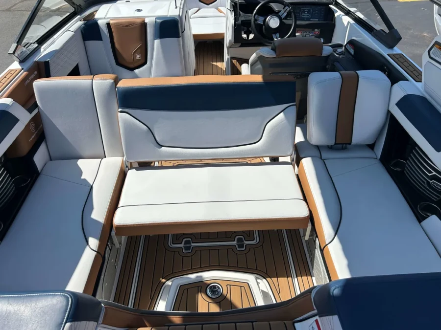 2019-nautique-g21-143312-image3.webp