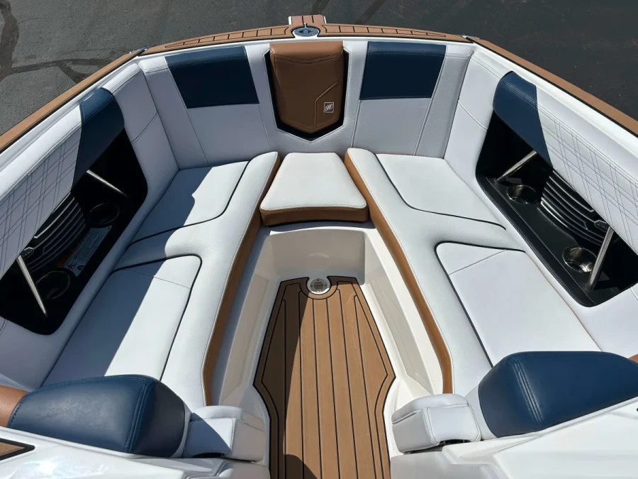 2019-nautique-g21-143312-image6.webp