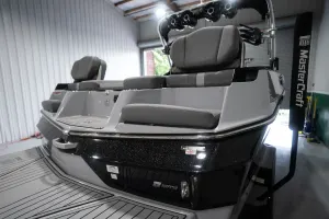 2023-mastercraft-xt24-143315-image1.webp
