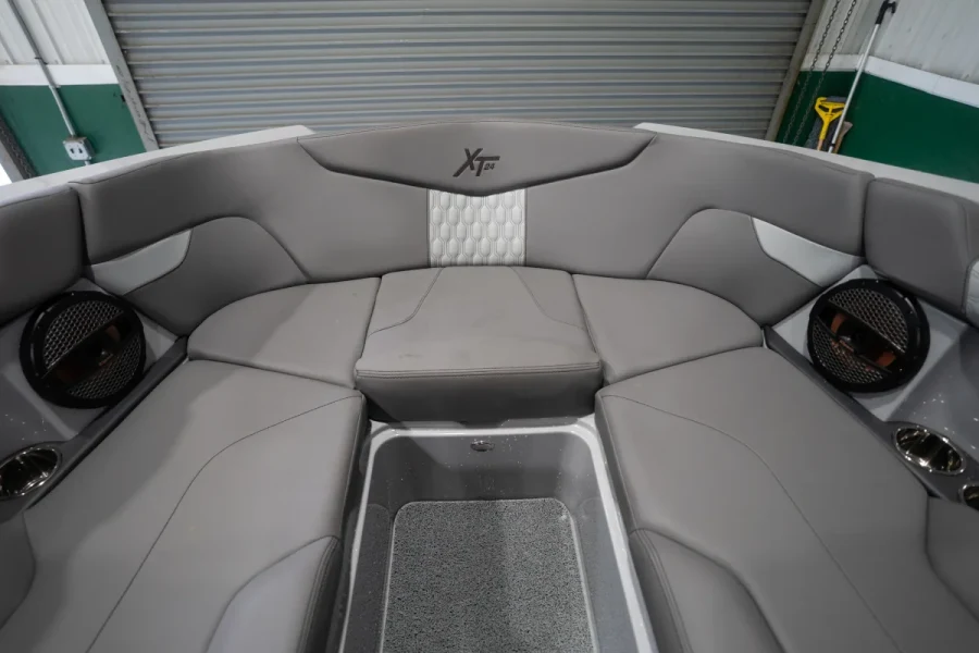 2023-mastercraft-xt24-143315-image2.webp