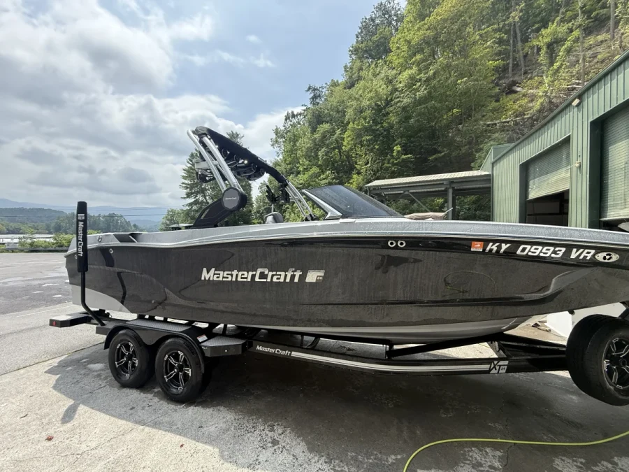 2023-mastercraft-xt24-143315-image4.webp