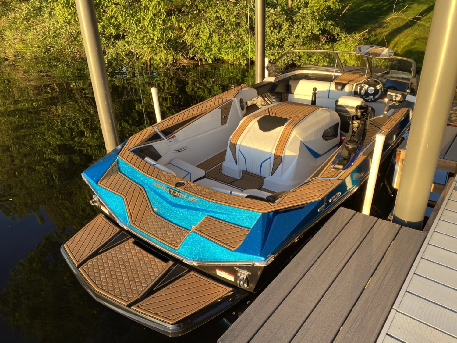 2020 Ski Nautique 5.3L DI, 240 hrs.