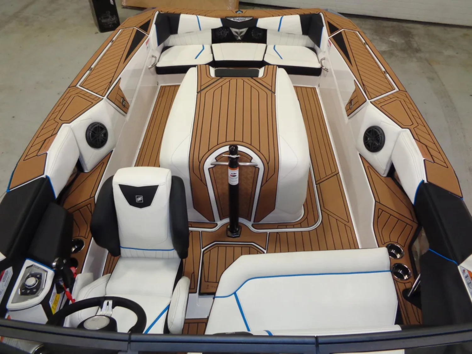 2020 Ski Nautique 5.3L DI, 240 hrs.