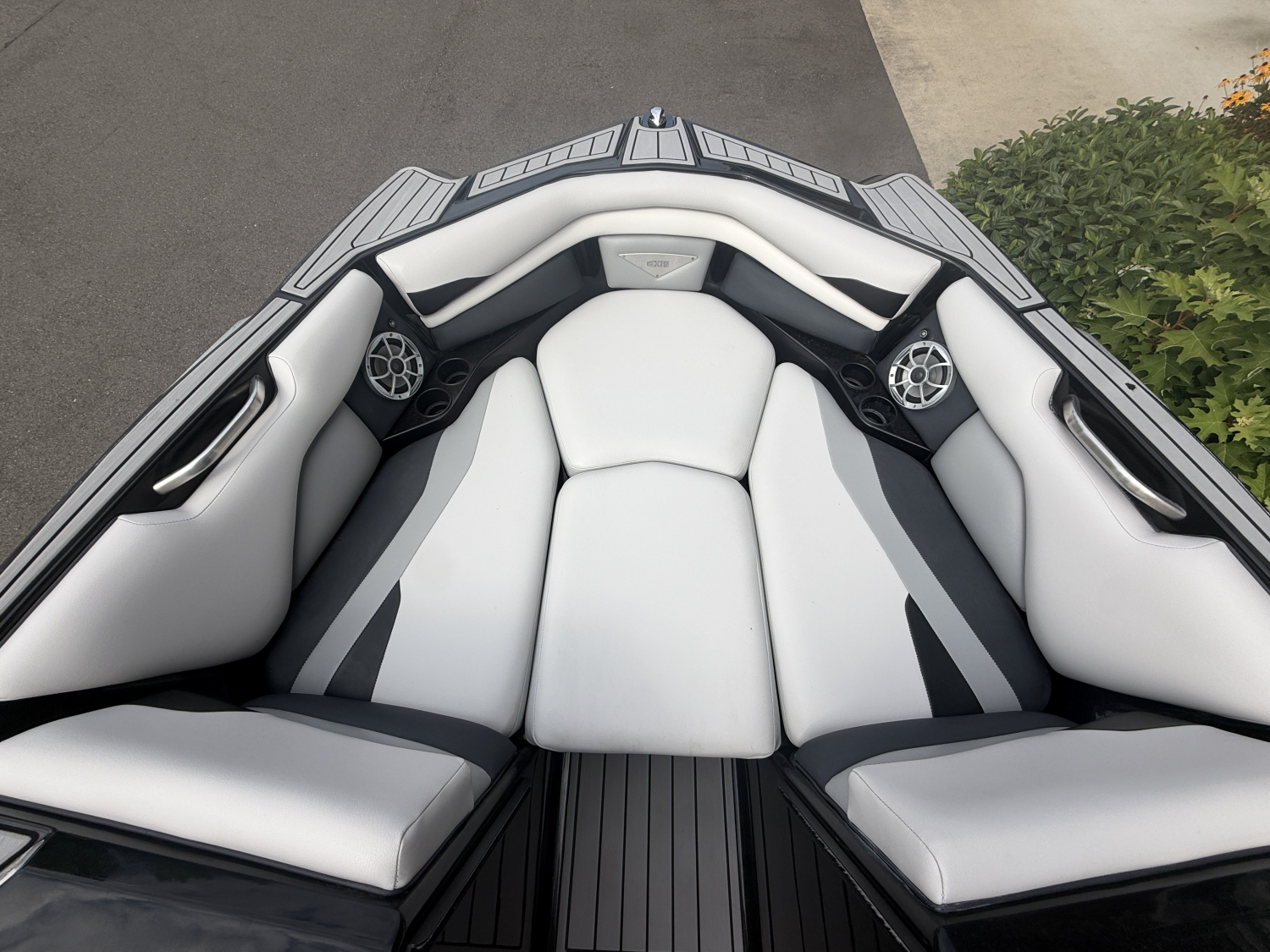 2016 Axis A22