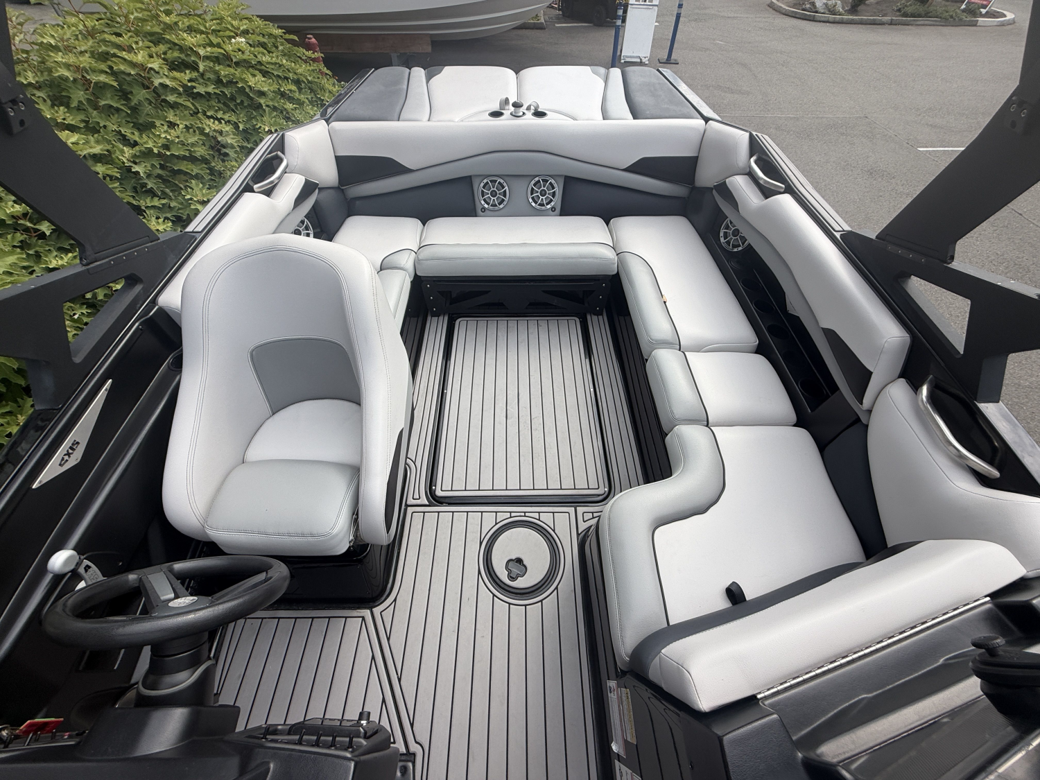 2016 Axis A22
