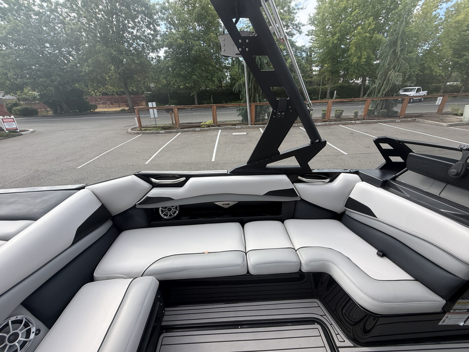 2016 Axis A22