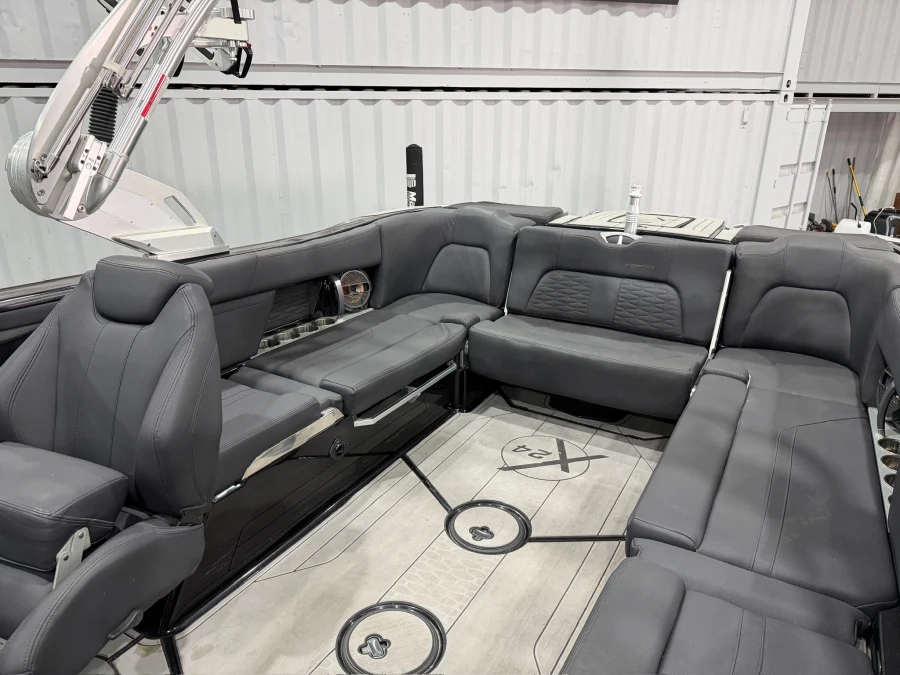2019-mastercraft-x24-143351-image13