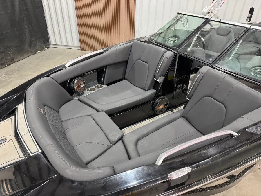 2019-mastercraft-x24-143351-image19