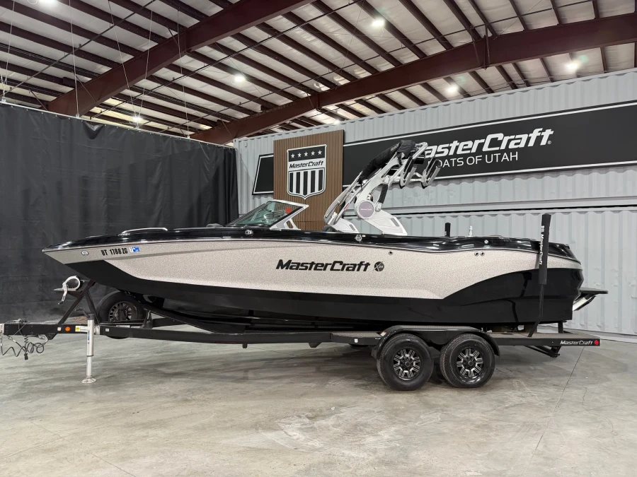 2019-mastercraft-x24-143351-image2