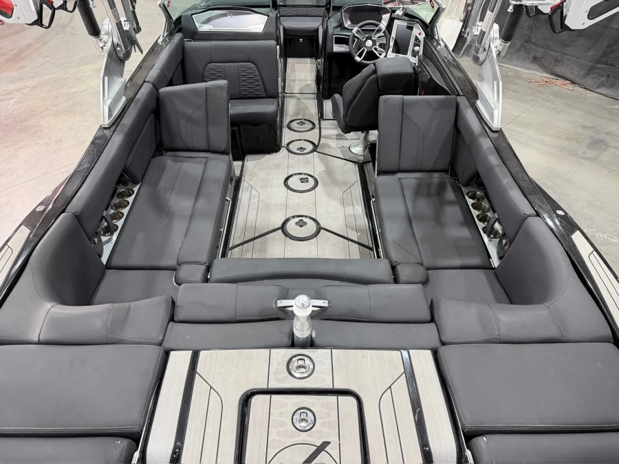 2019-mastercraft-x24-143351-image8
