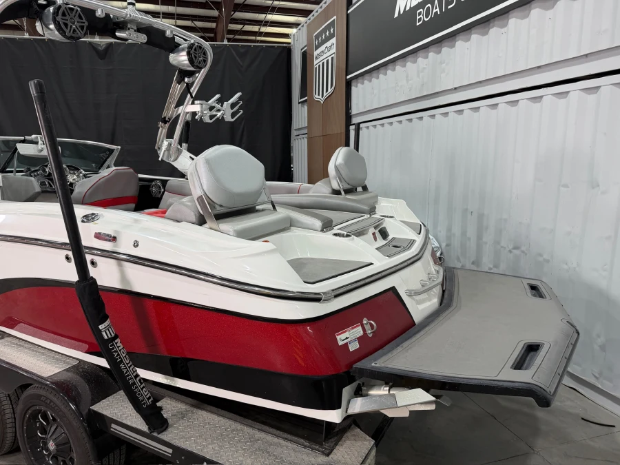 2017-mastercraft-x46-143352-image20