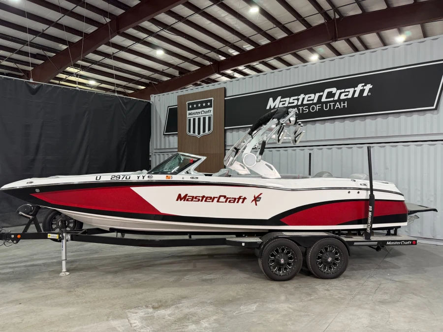 2017-mastercraft-x46-143352-image2
