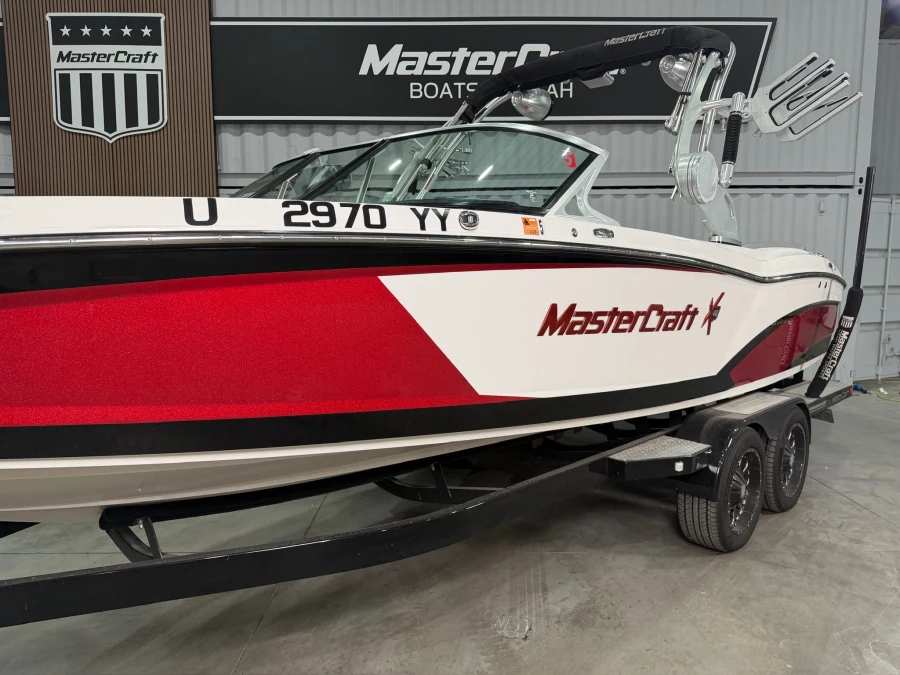 2017-mastercraft-x46-143352-image3